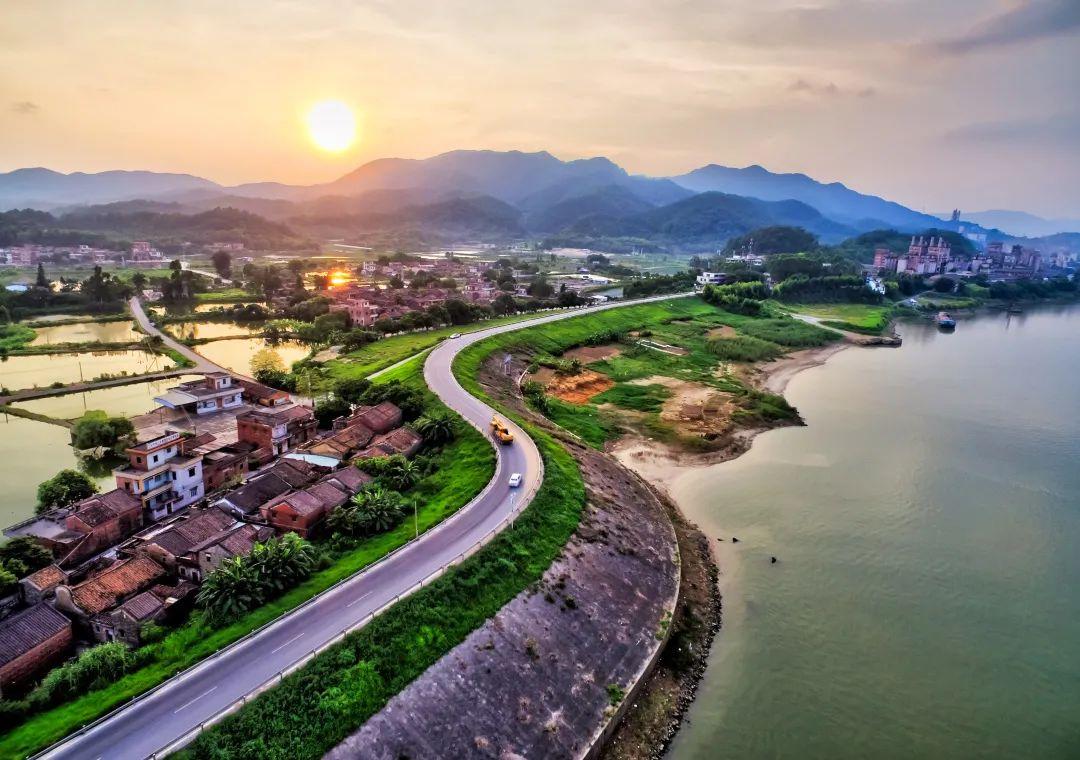 划重点!全面小康之后,"四好农村路"如何助力共同富裕