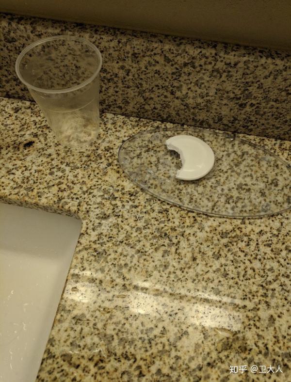每次住酒店第一件事情就是咬一口香皂,为的就是清洁人员的一脸懵逼.