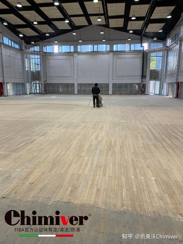 nba球场地板是什么材料_球场运动悬浮地板_篮球球场木地板