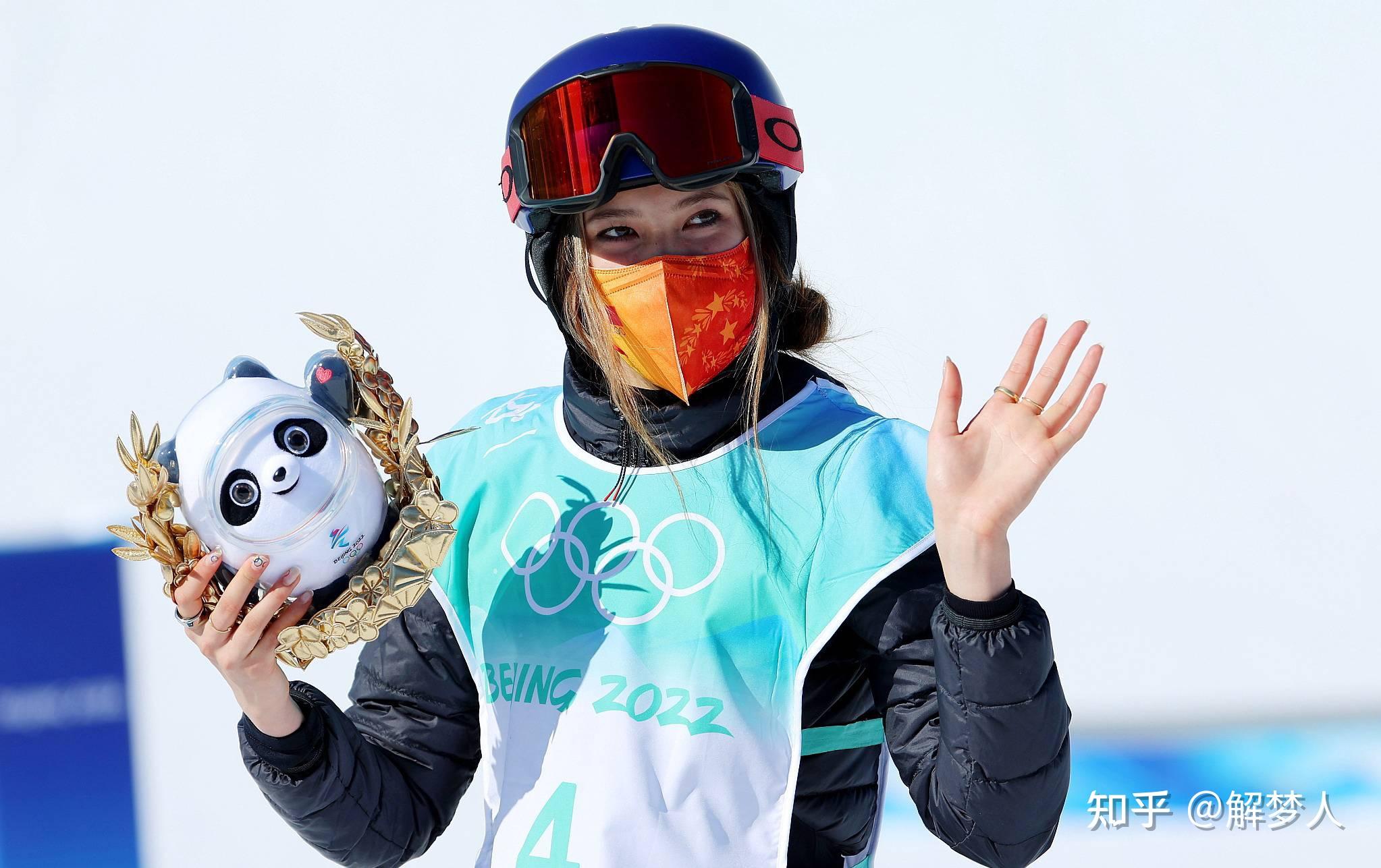 谷爱凌新赛季首场决赛夺冠|16岁时，她放弃美国国籍进入中国，并在三天内为我国赢得两枚金牌。 谷爱凌有多厉害！