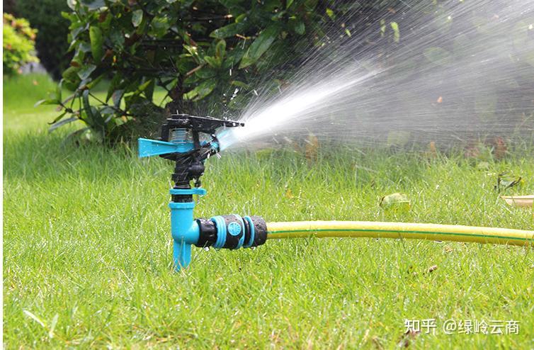 以夜间结冻,白天中午化冻的时候灌封冻水为好