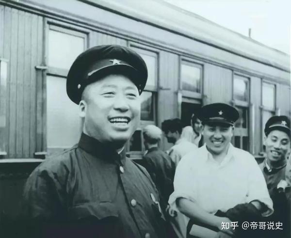 1950年，滕代远的长子想留在北京铁道部工作，他却说：你回老家吧 - 知乎
