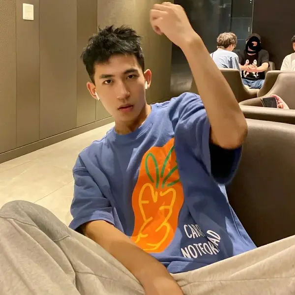 比较有意境的男生头像(共16张)