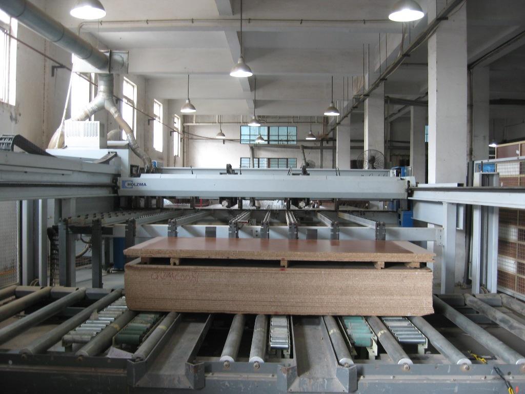 一起来参观板材加工厂你家衣柜橱柜就是这样造出来的