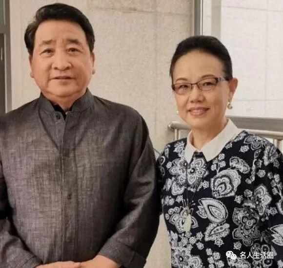 23年前姜昆不顾妻子反对收养的6岁遗孤如今成了他们的骄傲