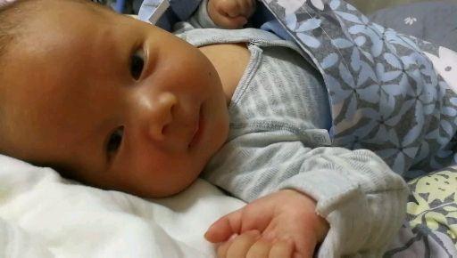 婴儿一般几个月开始大笑 v2-f67403f0905b0735a56764645170175d.jpg