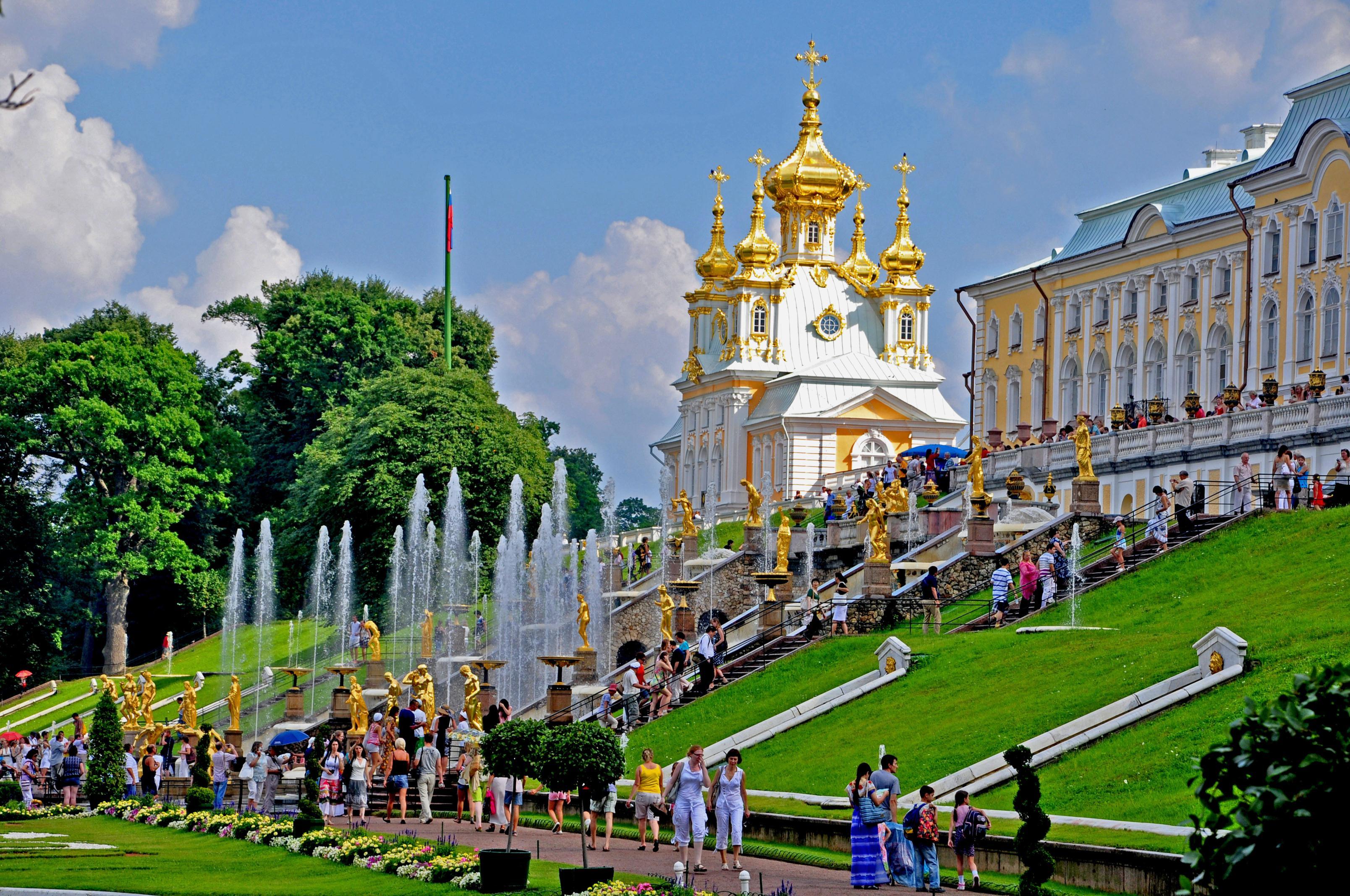 【携程攻略】圣彼得堡夏宫景点,夏宫,位于圣彼得堡西南约30公里处,分为上花园和下花园,大宫殿在上花…