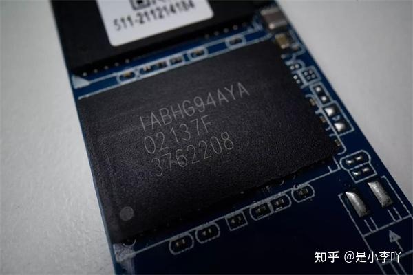 影驰固态硬盘怎么样?影驰pcie4.0固态硬盘星曜x4开箱上机体验实测