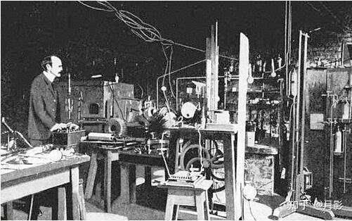 经典原子模型(从汤姆逊到玻尔)