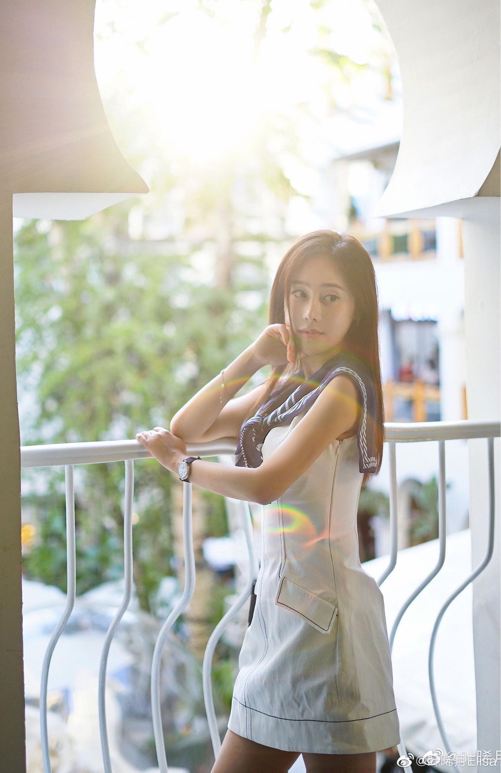 怎样能保持少女感演员叶晞月校园风写真可甜可盐少女感十足