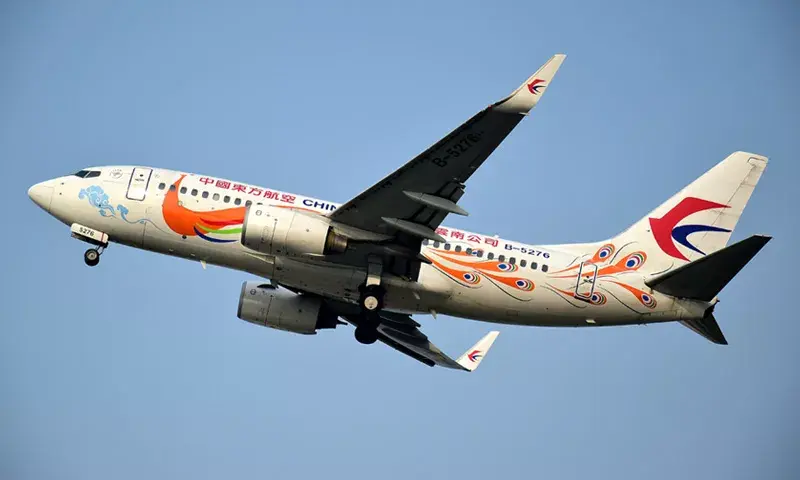 机身上的云南公司2002年10月,因为各地政府都"风起云涌"地开办航空