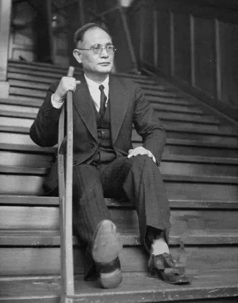 63年前今天 一只脚站起来的甲级战犯 日本的外交奇才重光葵去世 知乎