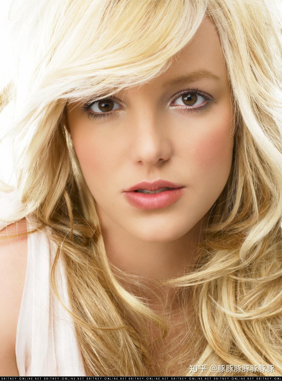 布兰妮年轻时的颜可以说是神颜吗