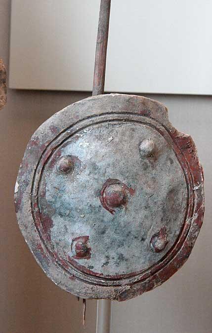 三国时期的盾牌没有出土实物,曹操的高陵出土过铭文为"魏武王常所用长