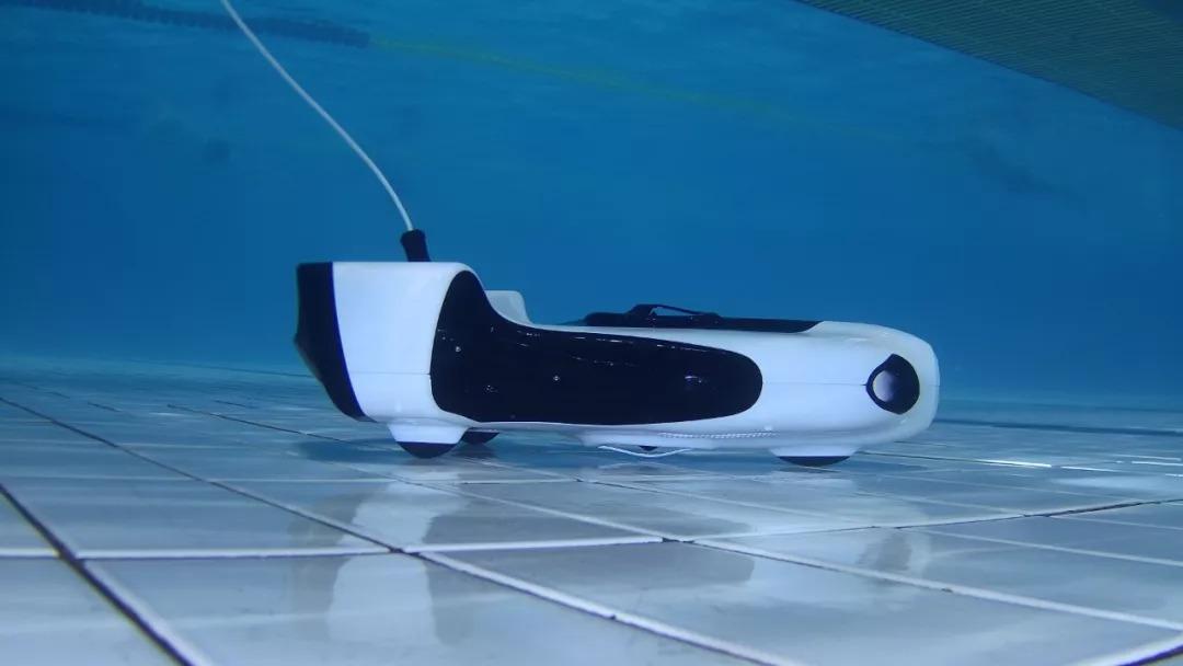 解锁新玩法约肯机器人bwspace成为上海威龙水下曲棍球俱乐部水下拍摄