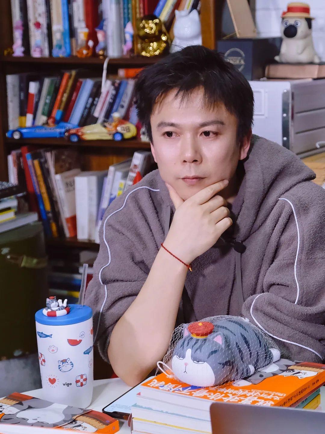 喜干6霸气登场漫画家白茶直播分享吾皇猫的猫生哲学