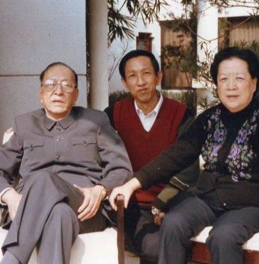耿飚:唯一没有军衔的国防部长,“敢说真话”的将军外交家 - 知乎