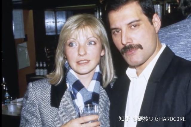 2,david minns(1975-1978)在于david相识时,弗莱迪还对自己的性向处于