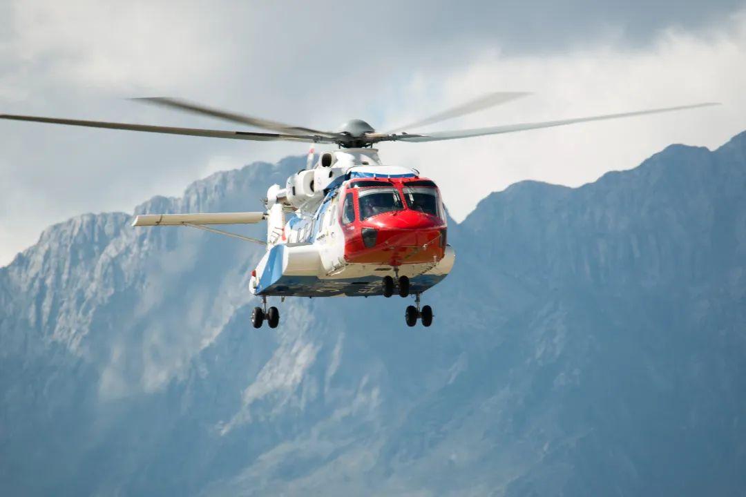 民用运输直升机图片