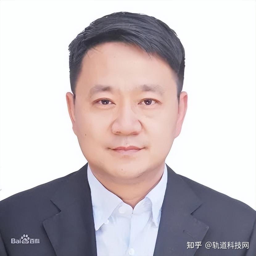 会议宣布:崔浩同志任成都轨道集团党委副书记,副董事长,提名任总经理.