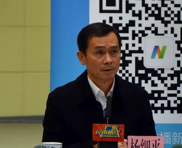 热线的时候,广东省交通厅副厅长杨细平对年票追缴问题作出了官方回应