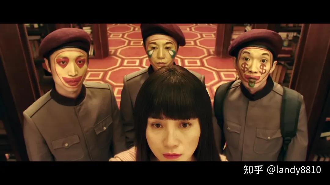 马丽,宋佳,老虎文文领衔主演,张海宇,谢锐韬主演的《阳光劫匪》剧照