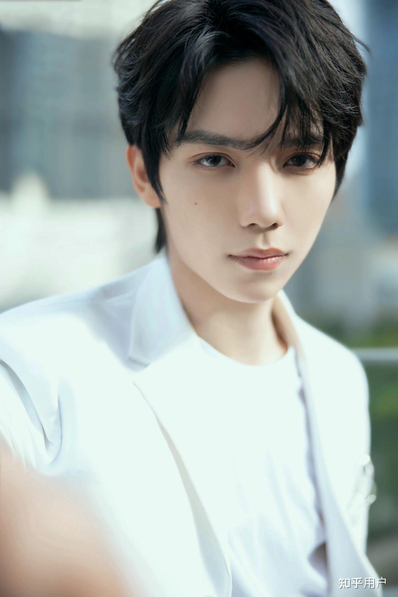 罗一舟有哪些惊为天人的神图? - 知乎