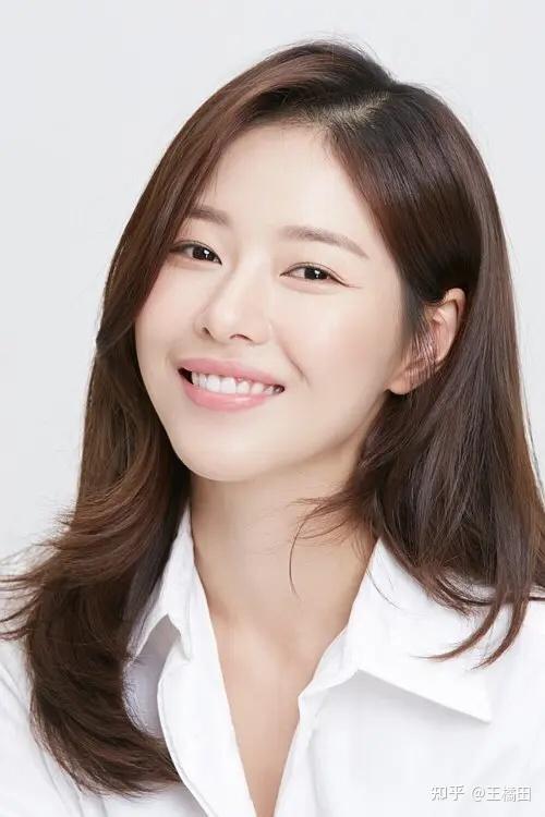 我就单纯的想知道韩剧悲伤时爱你换脸前的女主名字到底叫什么