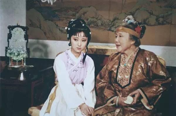 《红楼梦》贾宝玉初见林黛玉犹如旧时友 - 知乎