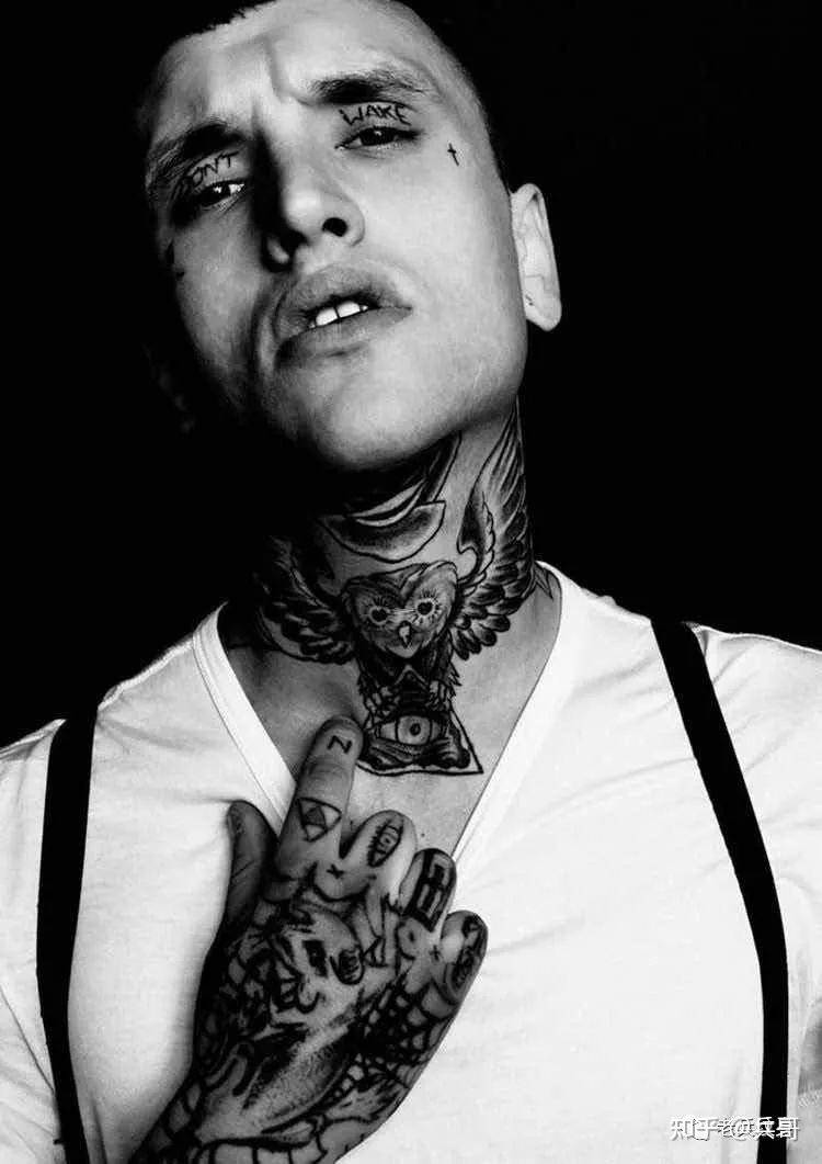 素材  脖子    素材  脖子   素材  脖子武汉老兵纹身创始人,首席纹身