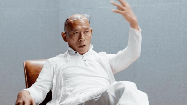 一个河南人展示极限身体,做尽疯狂事,成首位在冬宫做展的中国人 - 知乎