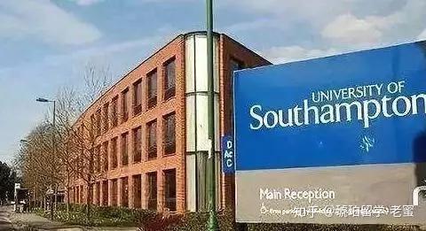 室或者通过学校的direct debit登记系统设置direct debit instalment