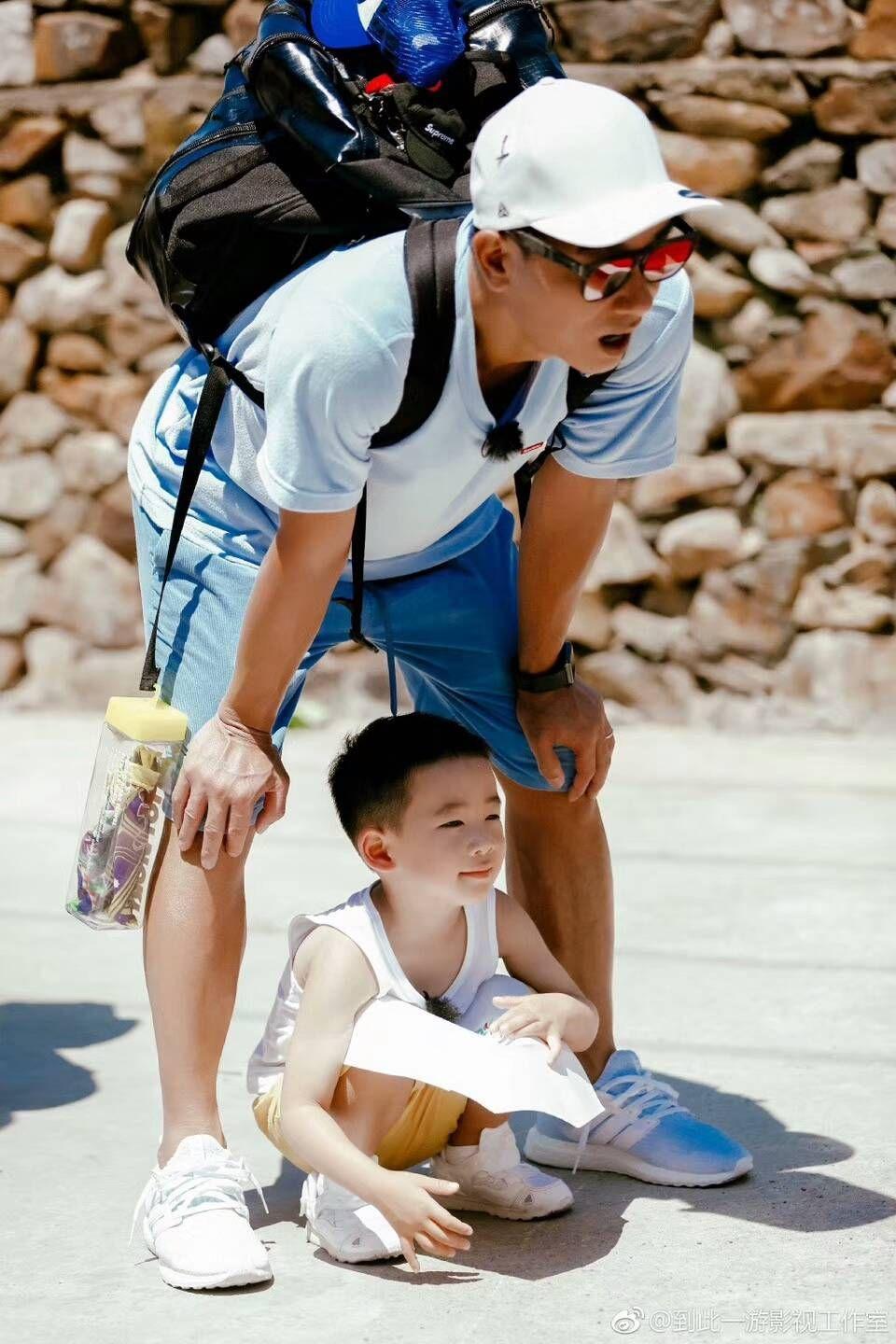 如何评价爸爸去哪儿第五季的陈小春和jasper父子