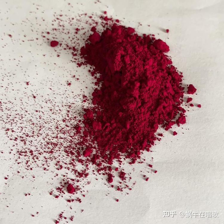 色调,明度,饱和度是色彩的三要素﹐但如果仅根据色彩的三要素来选择