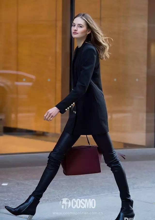 白百何这皮裤配白衬衫穿的我给满分