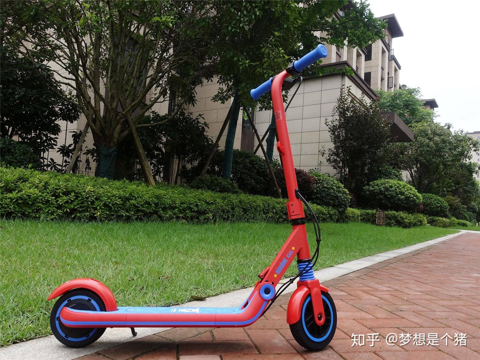 乐迪加速九号儿童电动滑板车e8超级飞侠版使用体验