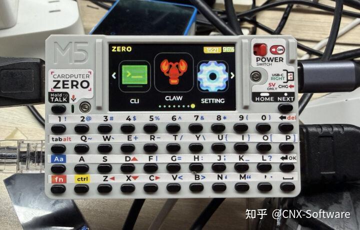 平替高端便携机的百元级 Linux 掌机丨CardputerZero