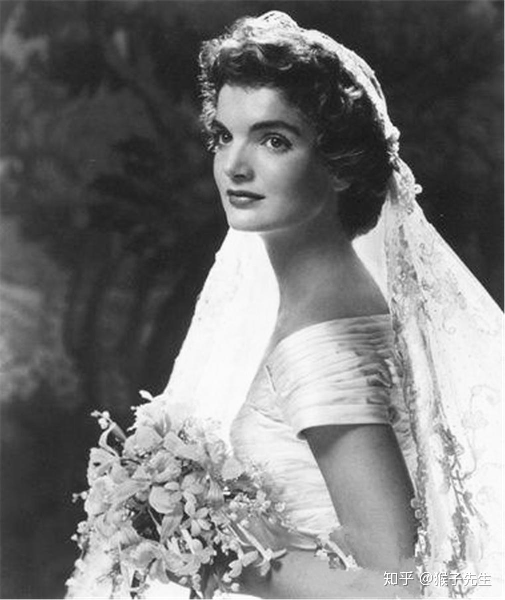 美国第35任总统肯尼迪的夫人竟然是美国人心中最美第一夫人