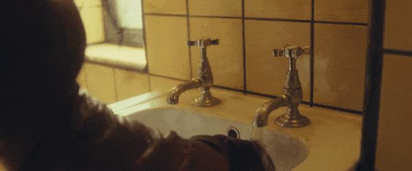 《美丽毒素》炸给你看！大尺度科幻猎奇新剧