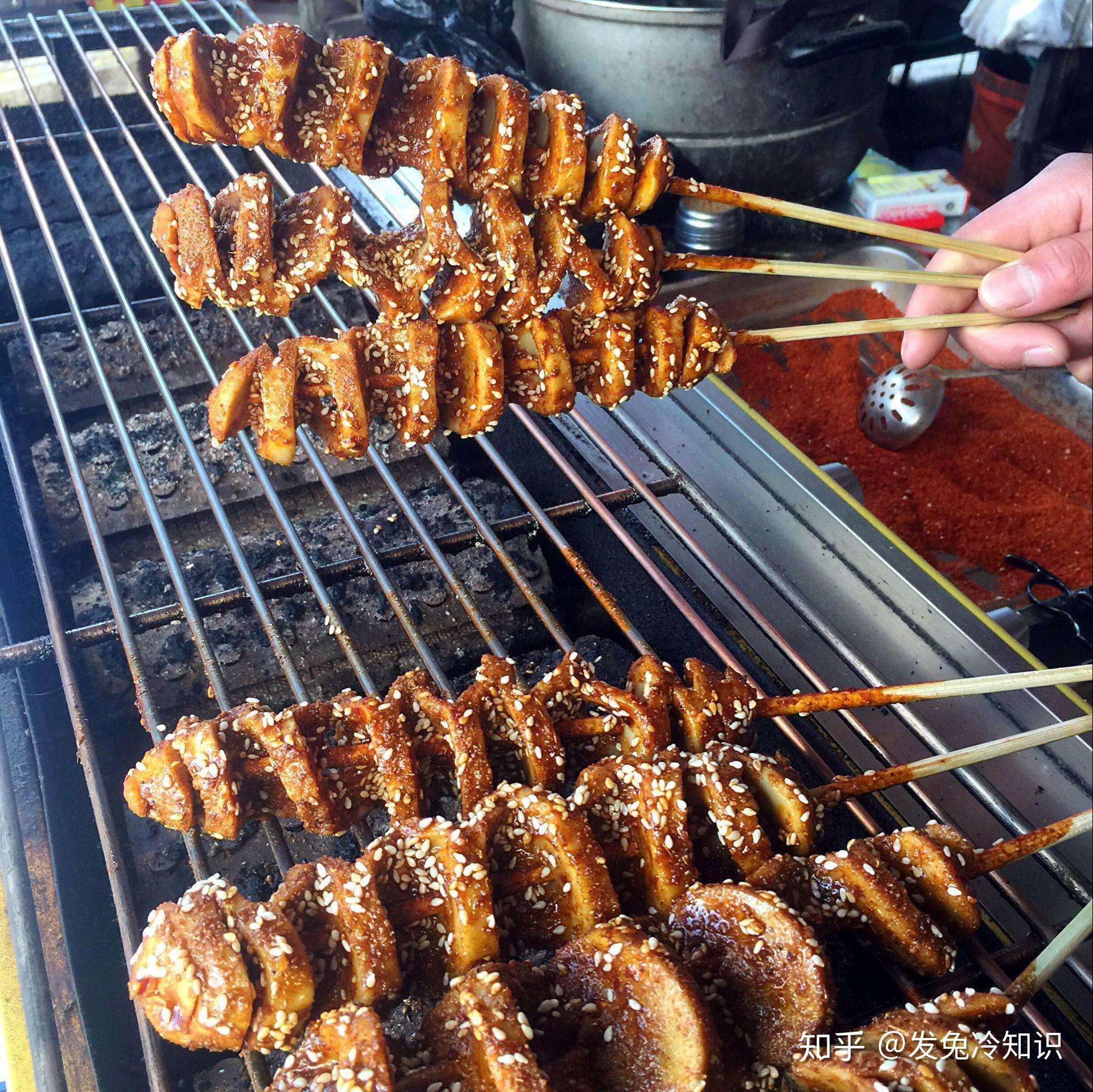 让无数小学生为之痴迷放学后必吃的三种小吃全吃过的举个爪