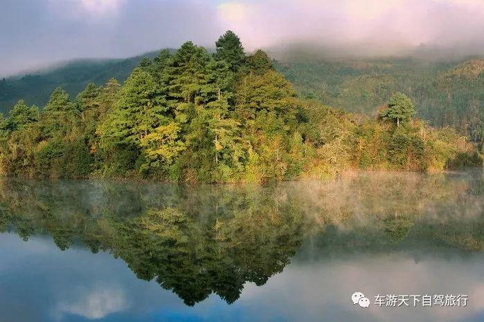 个旧西北面的白云水库,花果山水库和洗马塘水库,风光旖旎,景色宜人,似