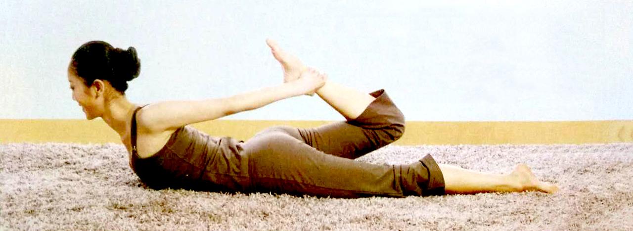 正位瑜伽体式半弓式