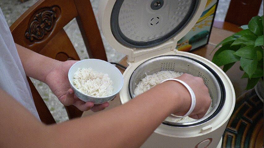现代工艺模拟甑子蒸饭,蓝宝家用电饭煲造就经典口感?