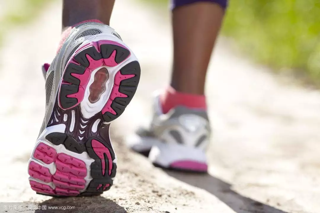 怎么把鞋带系得更紧 v2-fac06a2031899b21a5113a3f02fabe18_1440w.jpg?source=172ae18b