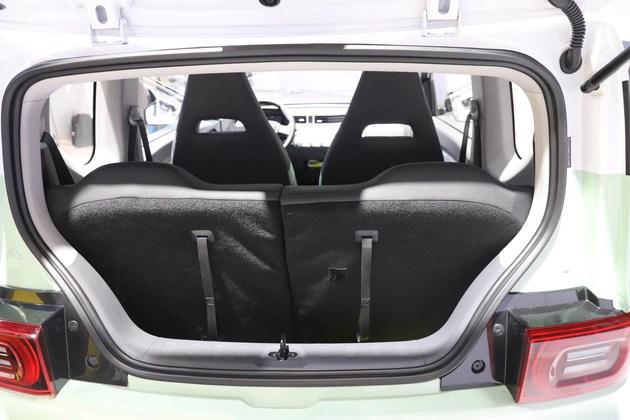 2021上海车展实拍五菱宏光mini马卡龙再度亮相