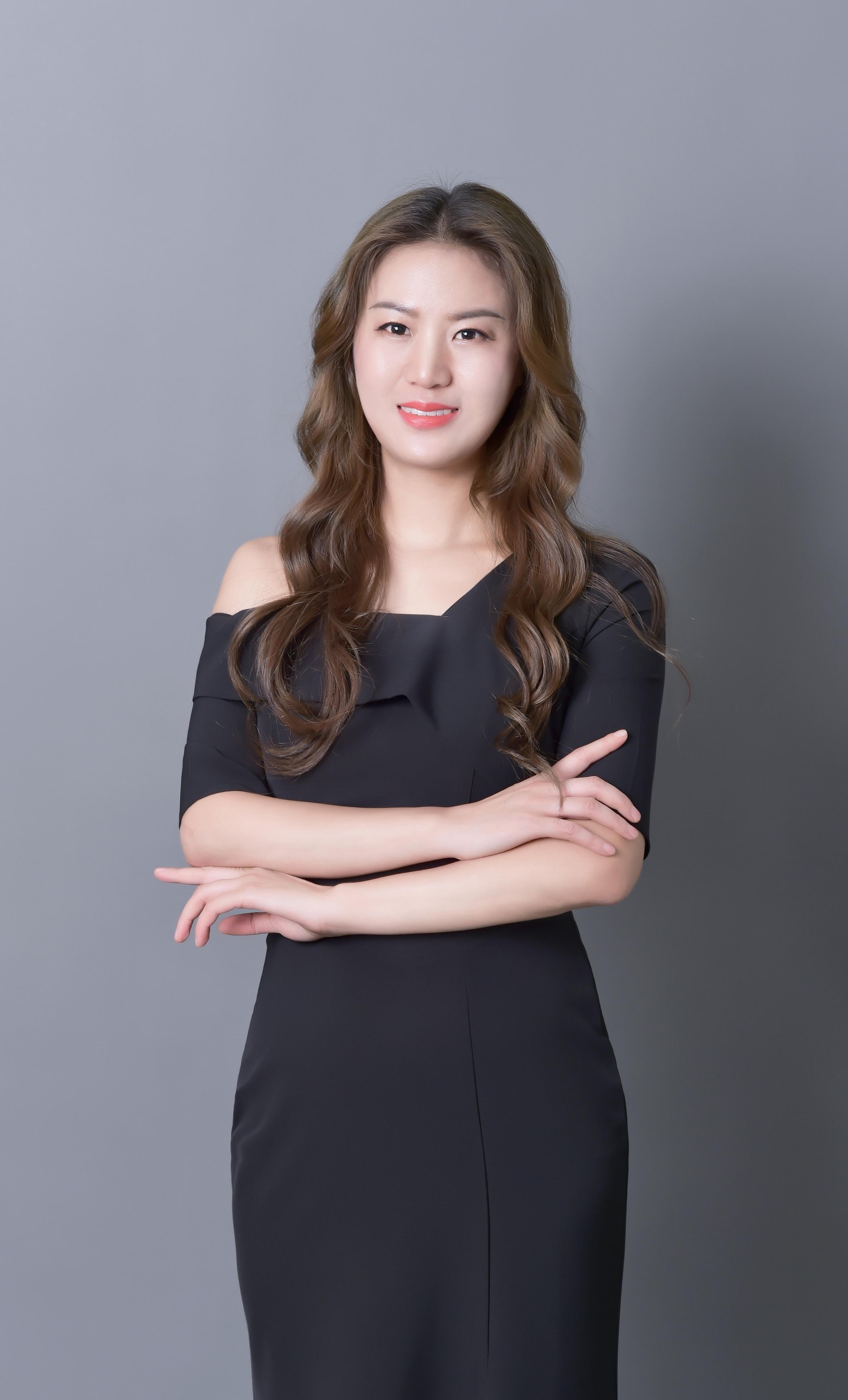 国内轻奢雾眉专家半永久纹绣行业技术名师梁永琳女士