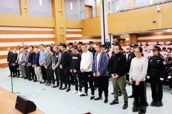 2年毁掉40个家庭90后女研究生竟是黑老大被捕时硕士论文写了一半