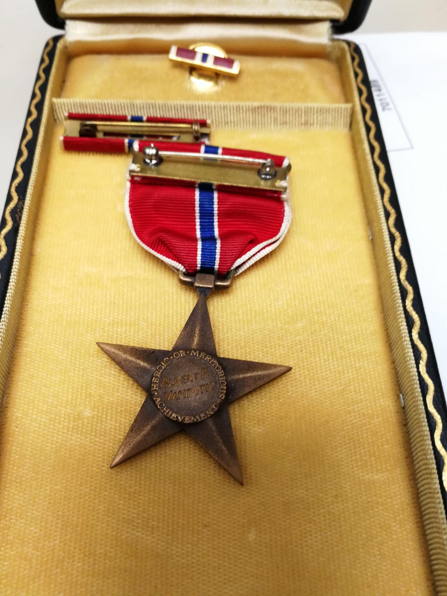 终于知道美军的勋章为啥那么多了，参军就能得1枚，营长就能批准_行动