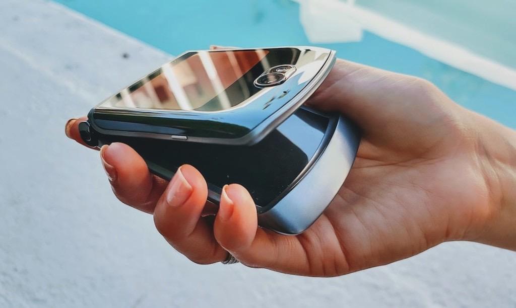 Huawei Razor 手机界「最好的老大哥」:Moto Razr 刀锋系列回顾 - 知乎