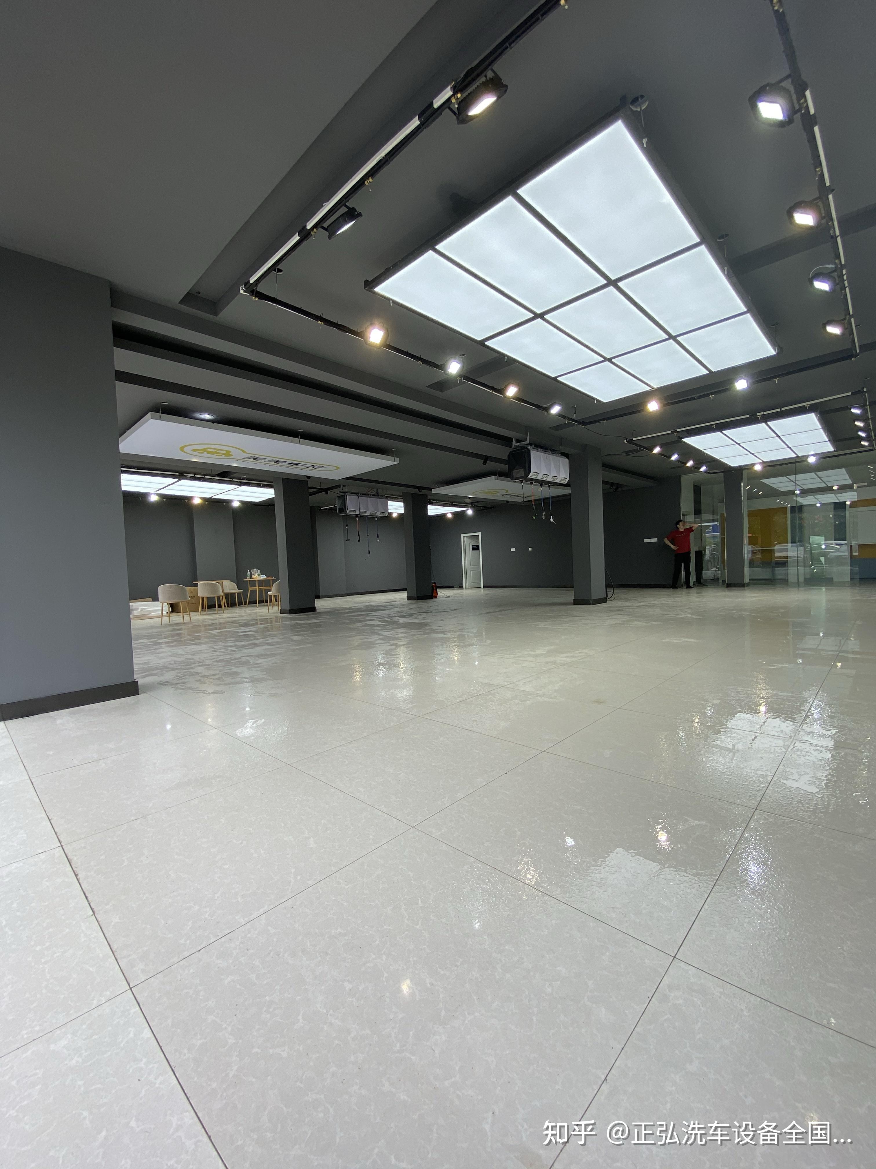 专业车衣贴膜店装修效果